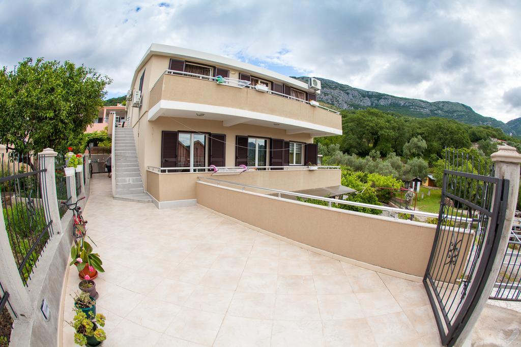 Apartments Vila Masha Petrovac Luaran gambar