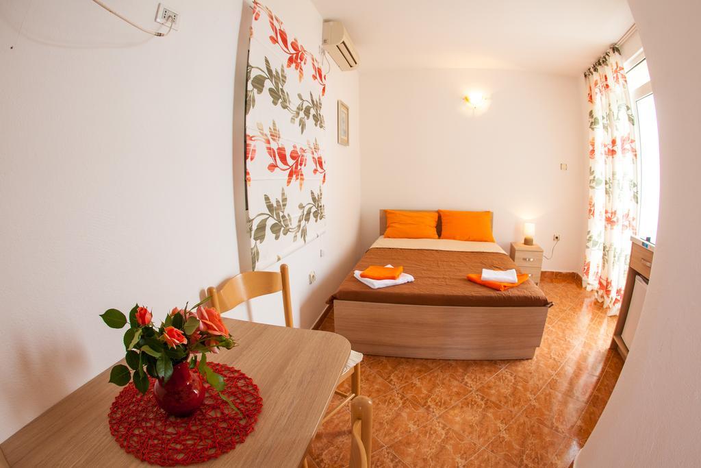 Apartments Vila Masha Petrovac Luaran gambar